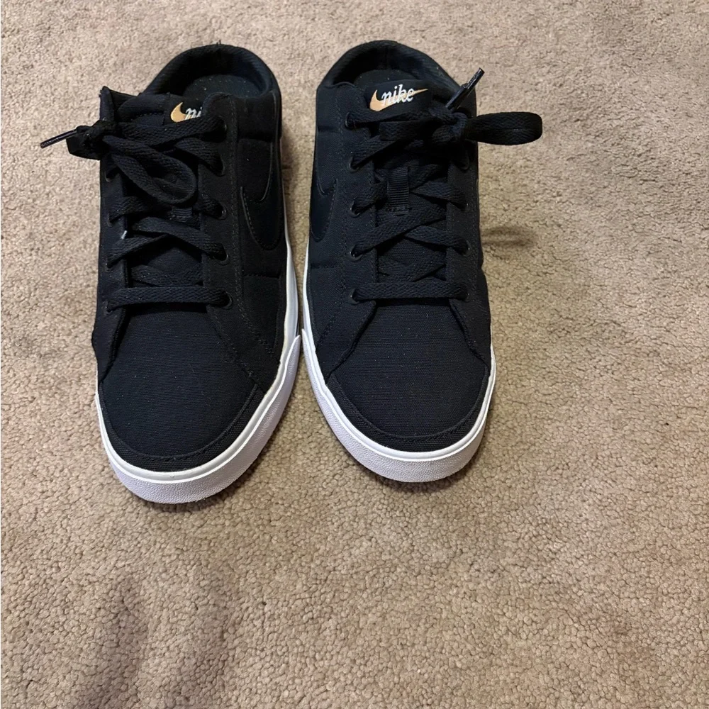 Nike Black and White Low-Top Canvas Sneakers - Picture 2 of 4